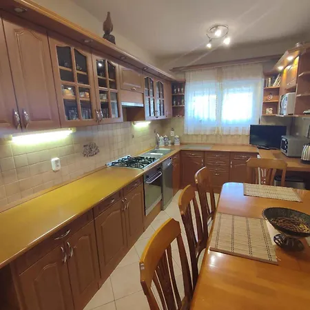 In - Balaton 19786 Daire