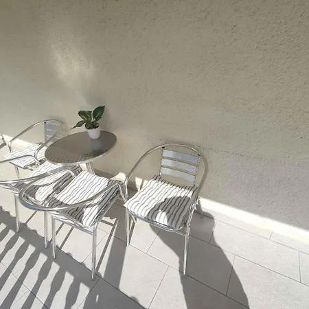 In - Balaton 19786 Daire *