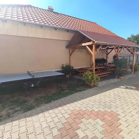 In - Balaton 19786 Daire